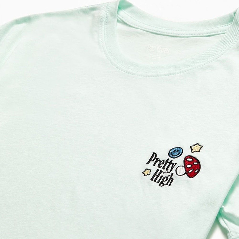 PacCares Pretty High Embroidered T-Shirt in Light Blue size medium - Picture 2 of 7